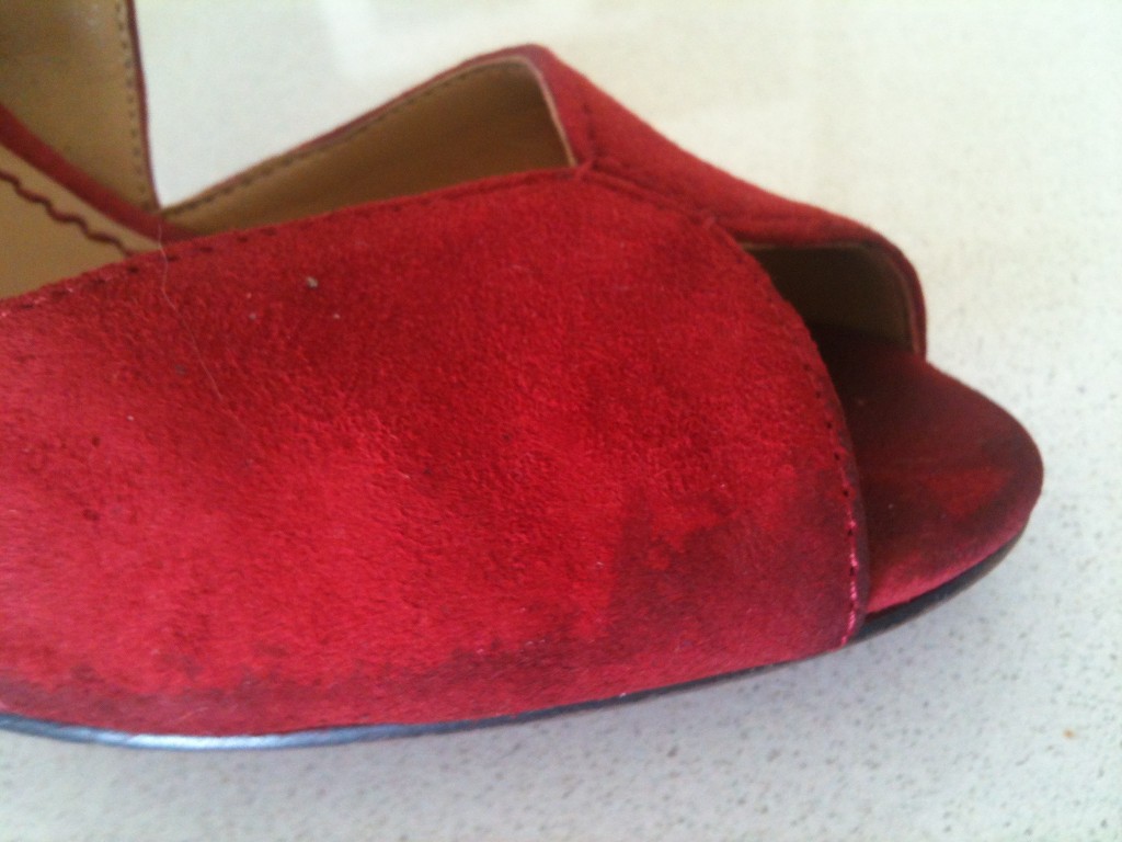How to clean suede shoes